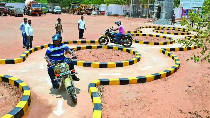 ड्राइविंग टेस्ट पास करते ही इतने घंटे में मिलेगा लाइसेंस, अब