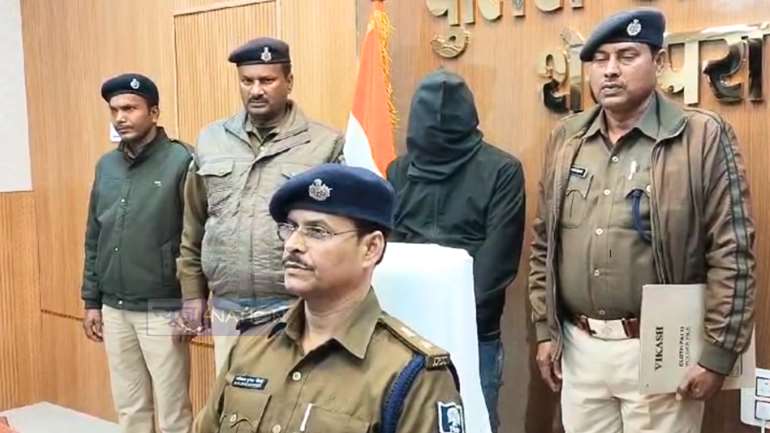 Bihar Crime News : शेखपुरा में शराब तस्करों की गाड़ी का फटा टायर, मौके पर पहुंची पुलिस ने भारी मात्रा में शराब किया जब्त, मौके से धंधेबाज को किया गिरफ्तार  