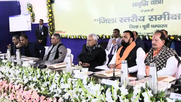 Bihar News : समृद्धि यात्रा के तरह मोतिहारी पहुंचे मुख्यमंत्