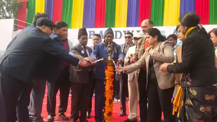 Bihar News : पटना के बाल्डविन एकेडमी में मेगा स्टेम इंटर स्क