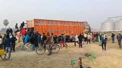 Bihar News : कटिहार में गौ तस्करी का भंडाफोड़, हिन्दू संगठन के नाम पर अवैध उगाही का 'खतरनाक खेल' उजागर, पुलिस ने 6 आरोपियों के खिलाफ दर्ज किया एफआईआर 