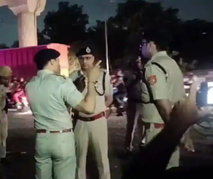राजधानी में मुहर्रम जुलूस के दौरान भारी बबाल, कई थानों की पु राजधानी में मुहर्रम जुलूस के दौरान भारी बबाल, कई थानों की पु