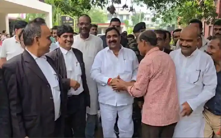 Political News -कोर्ट ने मंत्री संजय यादव को आचार संहिता माम