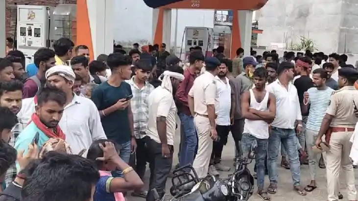 Bihar News - दर्दनाक घटना, टीन के एस्बेस्टस लदे ट्रैक्टर के Bihar News - दर्दनाक घटना, टीन के एस्बेस्टस लदे ट्रैक्टर के