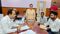Bihar News : गया डीएम ने जनता दरबार में 27 लोगों की सुनी समस्याएं, निदान को लेकर अधिकारियों को दिए निर्देश 