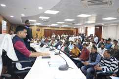 सरकारी वाहन चालकों को दिया गया सुरक्षित ड्राइविंग का प्रशिक्षण, सड़क सुरक्षा के सामान्य नियमों की दी जानकारी