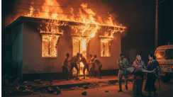 पत्नी ने पति को घर में बंद करके लगाई आग, बुरी तरह झुलसा सरकारी शिक्षक