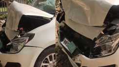 Bihar News: सुबह सुबह सीएम हाउस के बाहर बड़ा हादसा, स्कूल वैन और कार में टक्कर, मचा हड़कंप  