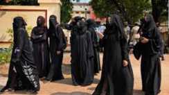  Burqa Veiled Women Voters 