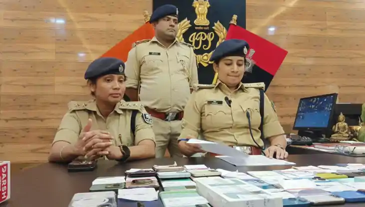पटना में मोबाइल चोरी कर नेपाल में करते थे सौदा, पुलिस हाईप्र पटना में मोबाइल चोरी कर नेपाल में करते थे सौदा, पुलिस हाईप्र