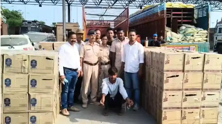 Bihar News : कैमूर में उत्पाद विभाग की टीम ने ट्रक पर लोड 90