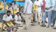 Bihar News : पीएम मोदी के जन्मदिवस को यूथ कांग्रेस ने बेरोजगार दिवस के रूप में मनाया, सड़क किनारे बैठकर किया बूट पॉलिश