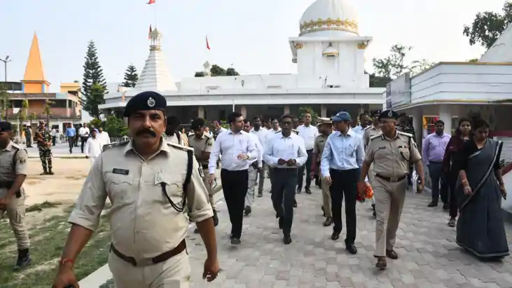 Bihar News : मुख्य सचिव और DGP ने सीमावर्ती इलाकों का किया द