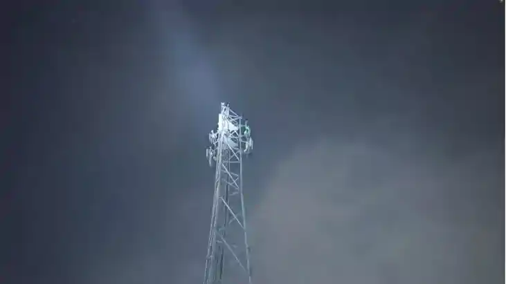 Bihar News : भागलपुर में 'शोले' स्टाइल ड्रामा, युवती के एकतर