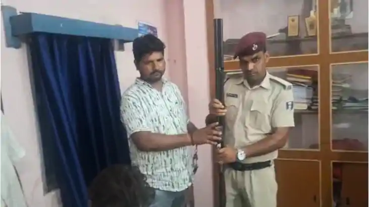 Bihar Crime : भागलपुर में रेल पुलिस ने की बड़ी कार्रवाई, इंट