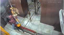 Bihar News : थावे मंदिर में चोरी के बाद मचा हड़कंप, मंत्री से लेकर डीआईजी तक ने किया निरीक्षण, टीओपी प्रभारी पर गिरी गाज