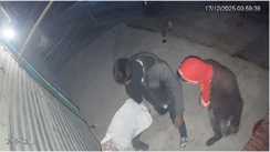 Bihar Crime : कटिहार में ज्वेलरी दुकान में शटर काटकर भीषण चोरी, 8 किलो चांदी ले उड़े चोर, CCTV में कैद हुई वारदात