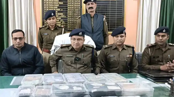 Bihar Crime : बेगूसराय पुलिस ने दो स्मैक तस्करों को किया गिर