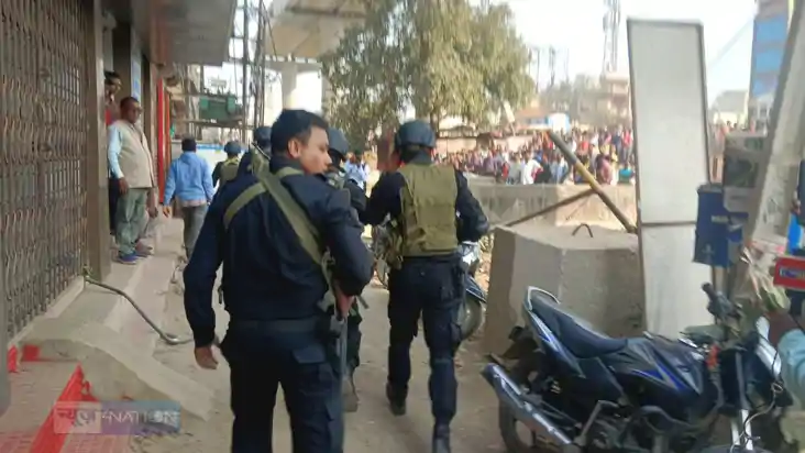 पटना में फायरिंग करते अपराधी घर में घुसे, चार थानों की पुलिस