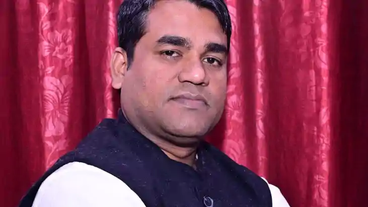 JDU Spokesperson Slams Tejashwi 