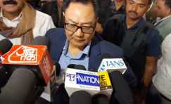 संस्थाओं को गाली देना लोकतंत्र का अपमान, फिर 3 बार कैसे बनीं मुख्यमंत्री? पटना एयरपोर्ट पर किरेन रिजिजू ने ममता बनर्जी को जमकर लताड़ा