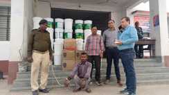 Bihar Crime : यूरिया जार में छिपाकर रखी करोड़ों की स्प्रिट उत्पाद विभाग की टीम ने किया जब्त, मौके से तस्कर को किया गिरफ्तार 