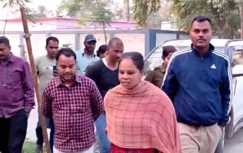 वैशाली में महिला दरोगा को दबंग बहनों ने जमकर कूटा, थाने के भीतर सरकारी संपत्ति को किया तहस-नहस, खौफ में रहे पुलिसकर्मी