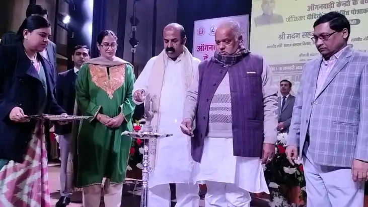 Bihar News : आंगनवाड़ी केंद्रों के 50 लाख बच्चों को पोशाक दे