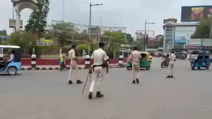 पटना के कारगिल चौक पर ट्रैफिक पुलिस का बड़ा एक्शन: बिना लाइस