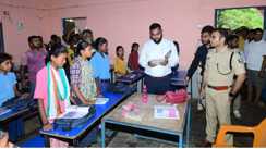 motihari dm saurabh suman yadav turns teacher