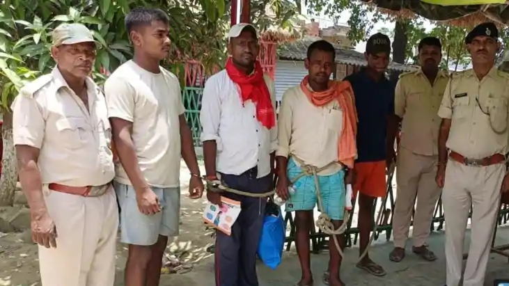मानवता शर्मशार! समस्तीपुर में महिला को डायन बताकर की पिटाई फ मानवता शर्मशार! समस्तीपुर में महिला को डायन बताकर की पिटाई फ