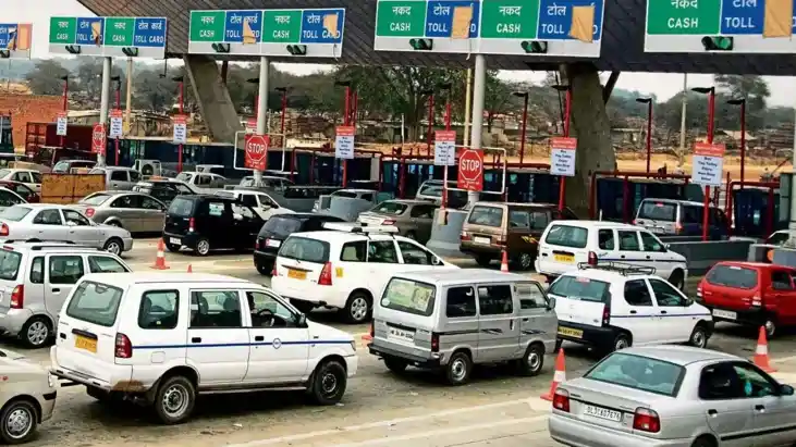 केंद्र ने सालाना फास्टैग पास किया जारी, 3000 रुपए में इतने ट केंद्र ने सालाना फास्टैग पास किया जारी, 3000 रुपए में इतने ट