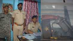 पुलिस को देख ऑटो से कूदकर भागे बदमाश: चेकिंग के दौरान फेंके गए थैले से पिस्टल, देशी कट्टा और कारतूस बरामद