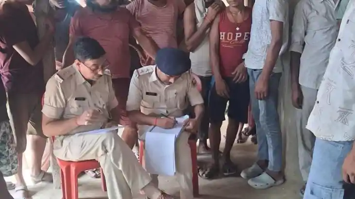 इंटर की छात्रा की संदिग्ध परिस्थितियों में मौत : घर के अंदर 