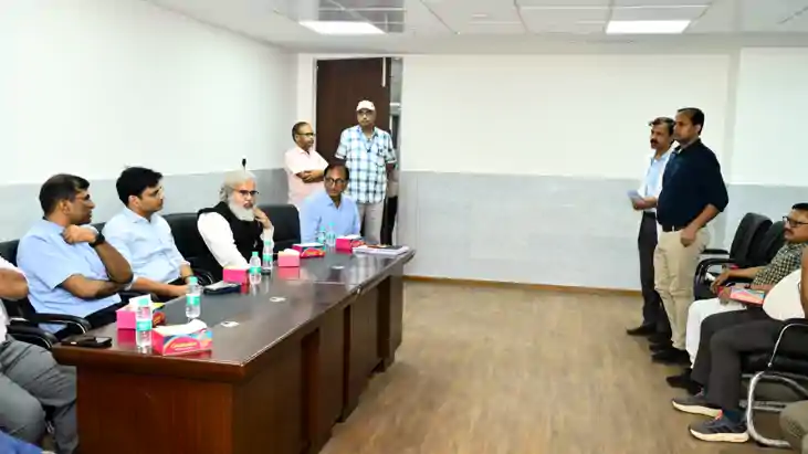 Bihar News : पीएमसीएच के नए भवन की व्यवस्थाओं को परखने पहुंच