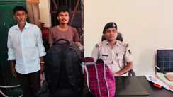 Bihar News : गया में पुलिस की बड़ी कार्रवाई, बाइक से तस्करी कर ले जाया जा रहा 15 किलो से अधिक डोडा भूसा जब्त, दो तस्कर गिरफ्तार