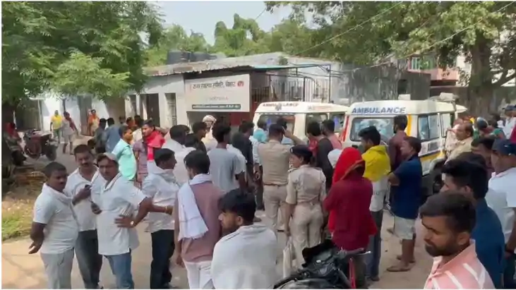 नवादा में भीषण सड़क हादसा: तेज रफ्तार ट्रक ने मनरेगा के डाटा