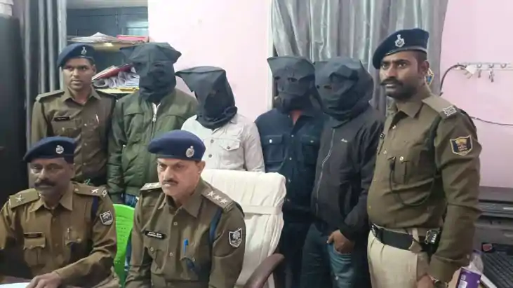 इंस्टाग्राम पर पहले हुई बातचीत, फिर दोस्ती कर होटल के कमरे म