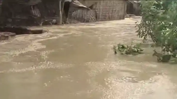 Bihar Flood: गंगा का कटाव फिर बरपा रहा कहर, दर्जनभर घर खतरे 