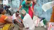 Bihar News : बिहार में सरकारी अस्पताल के परिसर में परिजन कराने लगे मरीज का झाड़-फूंक, मूकदर्शक बना प्रशासन 