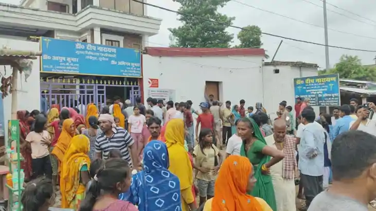 कंपाउंडर की संदिग्ध मौत पर हंगामा: डॉक्टर के निजी क्लिनिक मे