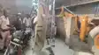 हत्या मामले में फरार आरोपियों के खिलाफ पुलिस की बड़ी कार्रवाई : मजिस्ट्रेट की मौजूदगी में घर की कुर्की, अवैध निर्माण पर चला बुलडोजर