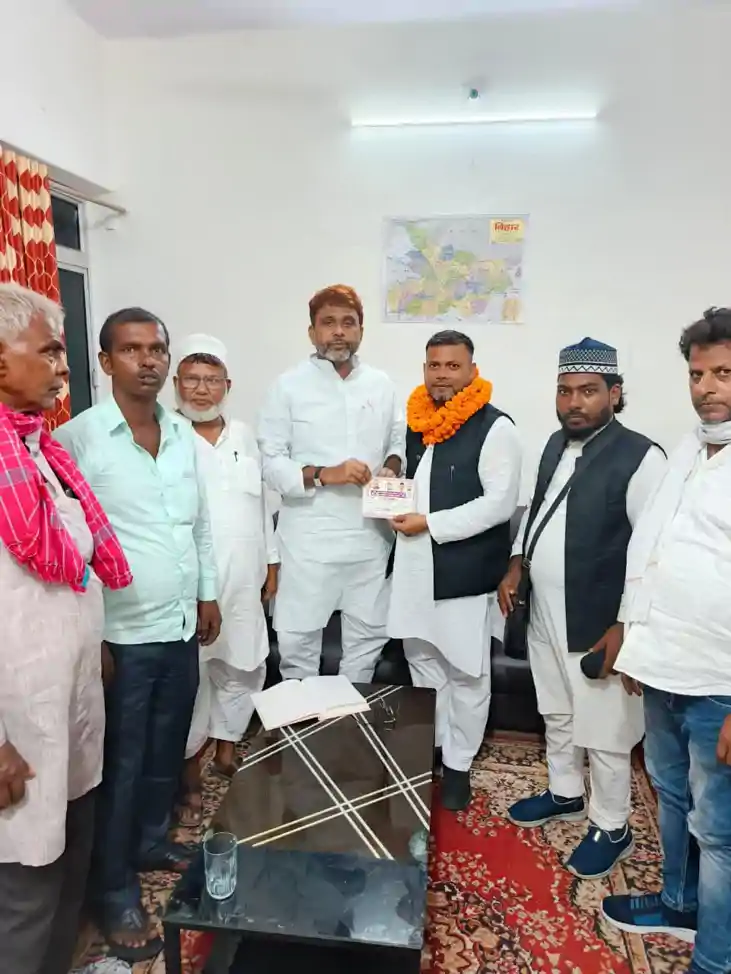 ओवैसी की AIMIM ने तेजस्वी की राजद में लगाई सेंध, बड़े नेता क