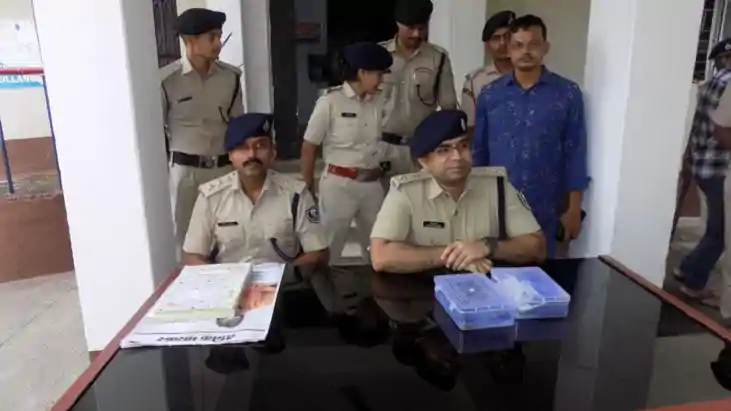 हथियार के बल पर राहगीर से लूट मामले में पुलिस की बड़ी कार्रव