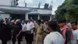 बेतिया नगर निगम में जमकर हंगामा: काली बाग मंदिर की जमीन पर पार्क निर्माण के विरोध में महापौर को बनाया बंधक, पार्षद के साथ मारपीट