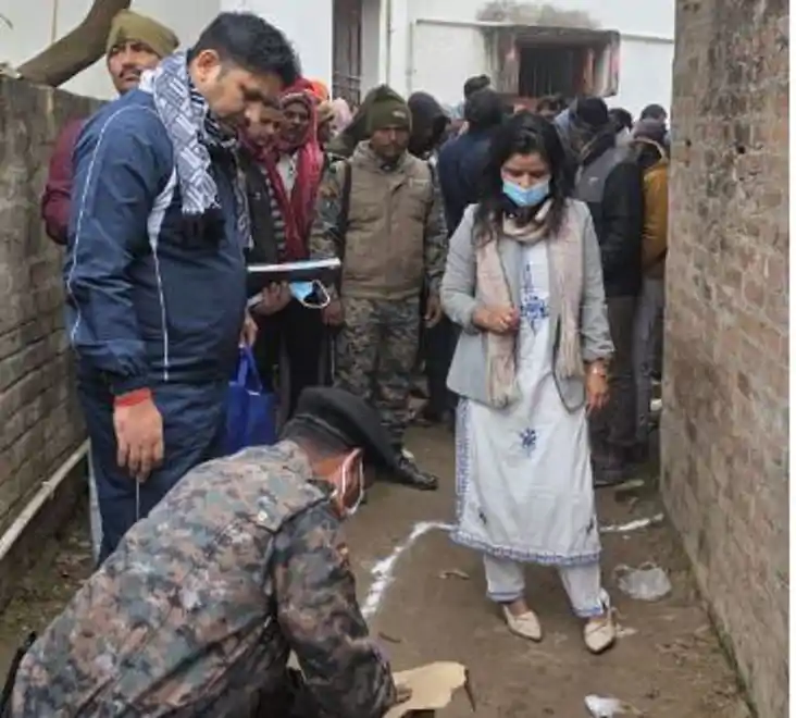 आम के बगीचे में खून से लथपथ मिला युवक का शव; हत्या की आशंका,