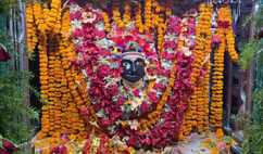 थावे दुर्गा मंदिर में सोने का मुकुट लगाएंगे विधायक, मंदिर में चोरी के बाद की घोषणा