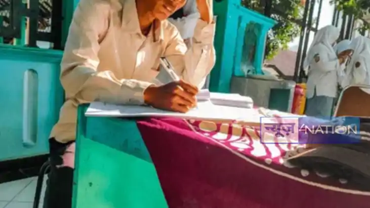 Bihar Tracher News: स्कूल में फोन चलाना पड़ा महंगा,स्पष्टीकर