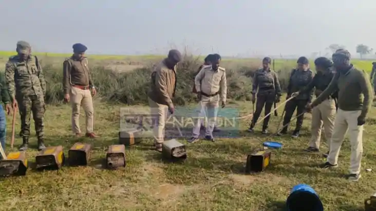 BIHAR CRIME - पुलिस ने दर्जनों शराब और ताड़ी की भट्ठी और हजा