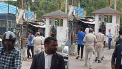 Bihar Police: कुख्यात या खाकी का खासमखास? पुलिस अभिरक्षा में अपराधी को वीआईपी ट्रीटमेंट, मोबाइल पर बात करता दिखा शूटर, वीडियो वायरल